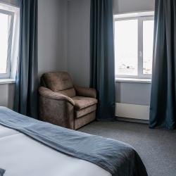 3-местный номер комфорт улучшенный с 1 односпальной и 1 двуспальной кроватью