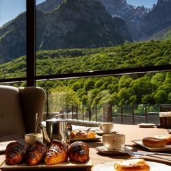 Фото Отель Forrest Terrace Hotel (Форрест Терасса)