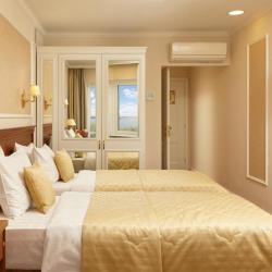 Фото Отель Октябрьская