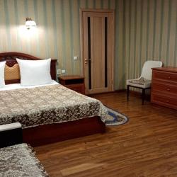 Номер комфорт с 1 двуспальной кроватью (с завтраком)