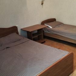 Комната стандарт с 1 односпальной и 1 двуспальной кроватью с балконом