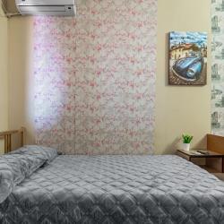 Номер стандарт эконом с 2 односпальными и 1 двуспальной кроватью (с завтраком)