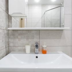 Фото Отель ТутЖивут на улице Сарабеева 5 корпус 3