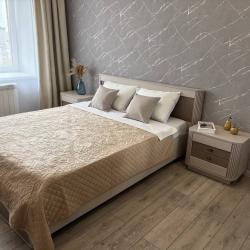 Фото День Ночь апартаменты - Новая квартира в центре города - все рядом.