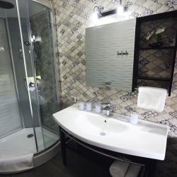 Номер люкс с 1 двуспальной кроватью (с завтраком)