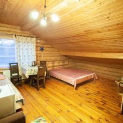 Комната улучшенная с 2 односпальными и 1 двуспальной кроватью