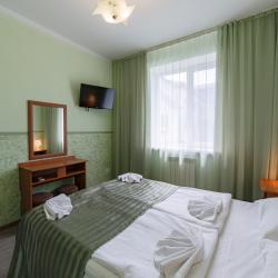 Комната полулюкс с 1 двуспальной кроватью и балконом