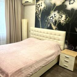 Фото Апартаменты на улице Тополиная 50