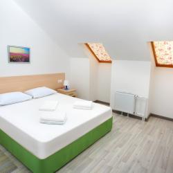 Номер стандарт с 1 двуспальной кроватью