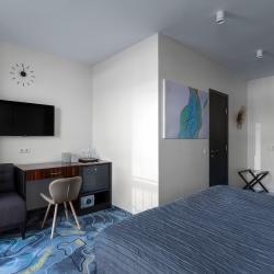 Фото V hotel & Rooftop lounge (В отель)