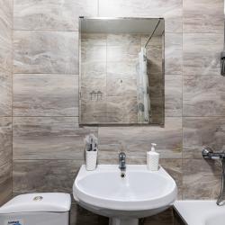 2-комнатные апартаменты улучшенные улица Галимджана Баруди, д. 4 с 1 двуспальной кроватью