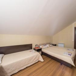 Комната эконом с 3 односпальными кроватями (мансарда)