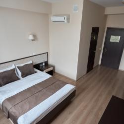 Номер стандарт комфорт с 1 двуспальной кроватью