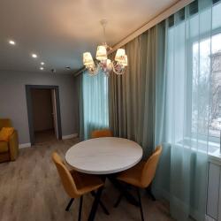 Фото Отель TroeSutokApart Комсомольская 50