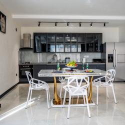 Фото Отель Вилла с бассейном №27