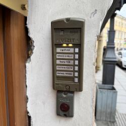 Кровать в 8-местном общем номере (Желтый)