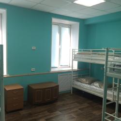 Кровать в 6 местном общем мужском номере с 3 двухъярусными кроватями