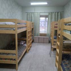 Кровать в 8-местном общем номере