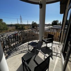 Номер полулюкс с 1 двуспальной кроватью