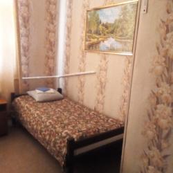 Комната с двумя односпальными кроватями