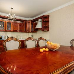 3-комнатные апартаменты люкс Цветочная 35 с 1 двуспальной кроватью