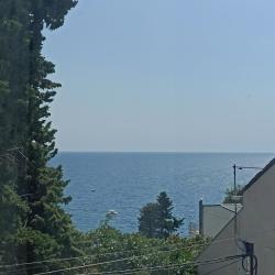 4-местный номер улучшенный семейный с 1 двуспальной кроватью