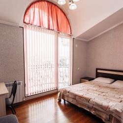 Комната стандарт с 1 двуспальной кроватью и балконом