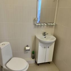 Номер комфорт с 1 односпальной и 1 двуспальной кроватью