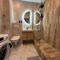 Фото Апартаменты на улице Короленко 7