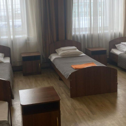 Кровать в 6-местном общем номере