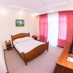 Номер стандарт с 1 двуспальной кроватью