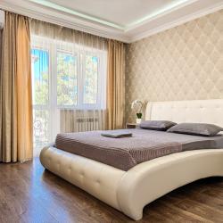 Комната полулюкс с 2 двуспальными кроватями