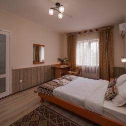 Номер стандарт с 1 двуспальной кроватью