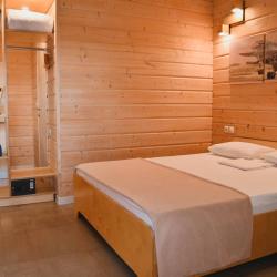 Номер стандарт с 1 двуспальной кроватью