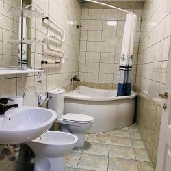 Номер стандарт с 1 двуспальной кроватью