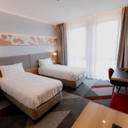 Номер стандарт с 2 односпальными кроватями (вид на бухту)