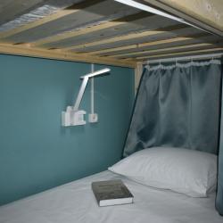 Кровать в 8-местном общем номере