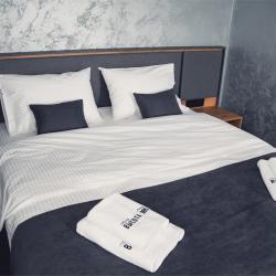 Номер улучшенный с 1 двуспальной кроватью и спа-бассейном