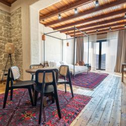 Номер люкс с 1 двуспальной кроватью, ванной и французским балконом