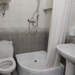 Номер комфорт семейный с 1 двуспальной кроватью