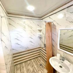 Комната комфорт с 2 односпальными и 1 двуспальной кроватью