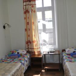 Номер эконом с 2 односпальными кроватями (общие удобства)