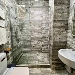 Номер стандарт улучшенный с 1 двуспальной кроватью