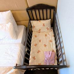 Номер полулюкс с 1 односпальной и 1 двуспальной кроватью