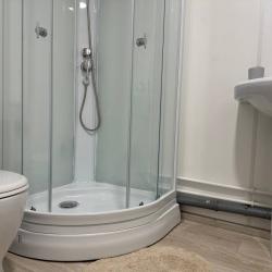 Домик у озера