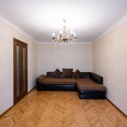 фото 5 Дом у метро на улице Цандера 11