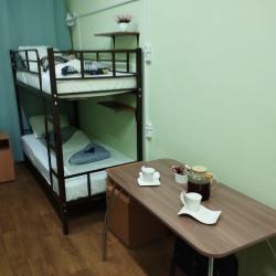 Кровать в 6-местном общем мужском номере (удобства на этаже)