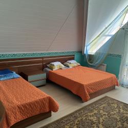 Номер стандарт комфорт с 1 односпальной и 1 двуспальной кроватью