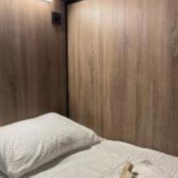 Кровать в 10-местном общем женском номере