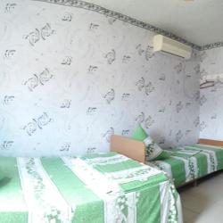 Коттедж стандарт с 1 односпальной и 1 двуспальной кроватью